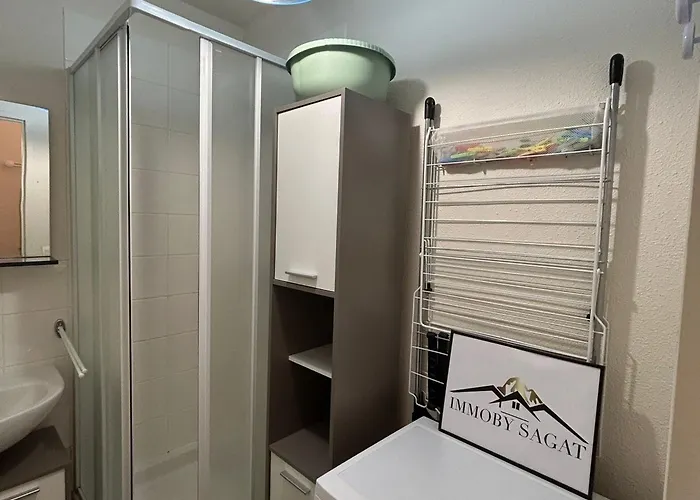 Superbe T2 Avec Terrasse Et Parking à - Fr-1-814-66 *