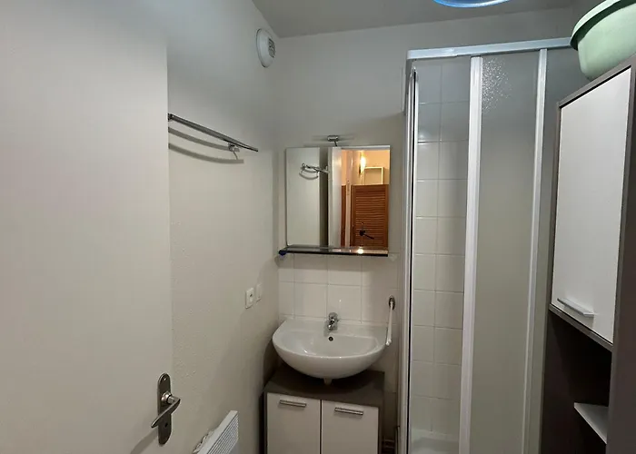 Superbe T2 Avec Terrasse Et Parking à - Fr-1-814-66