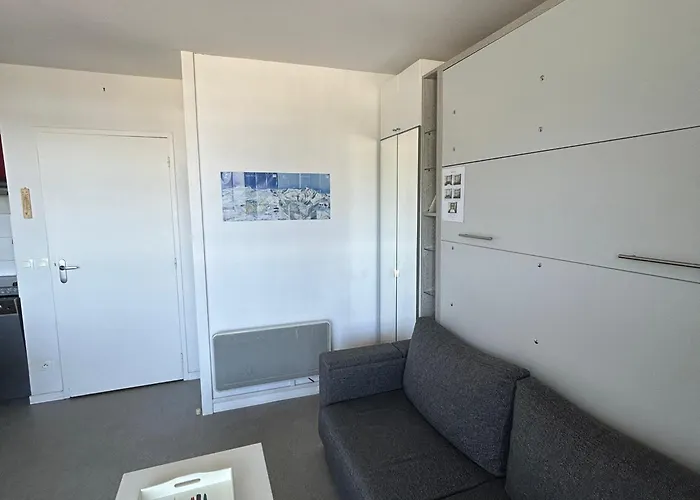 Superbe T2 Avec Terrasse Et Parking à - Fr-1-814-66 Super Besse